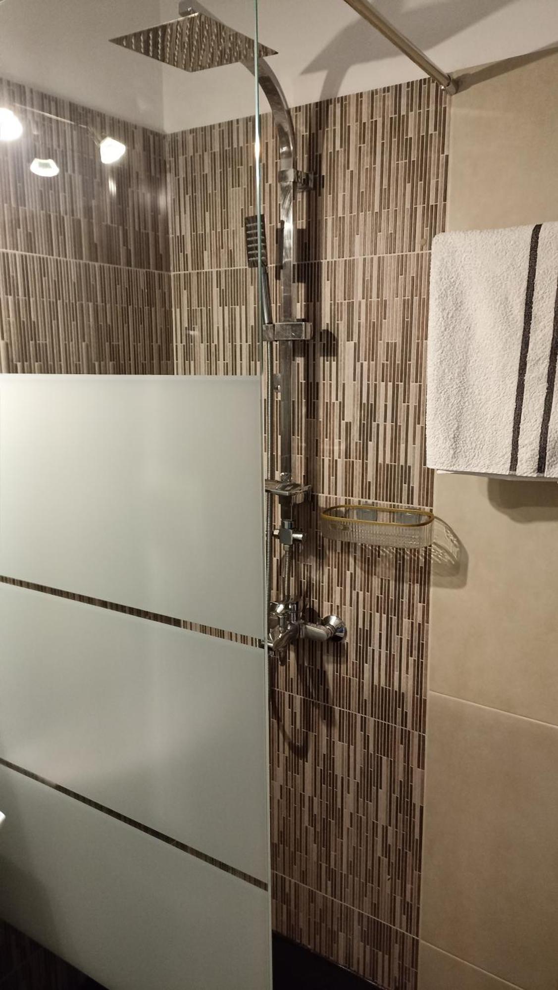 Machi Rooms 파티티리 외부 사진